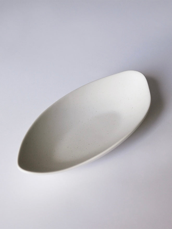 NR Oval Leaf Plate · Stone White