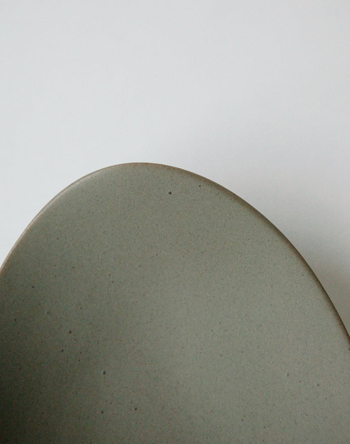 NR Pebble Plate S · Khaki Green